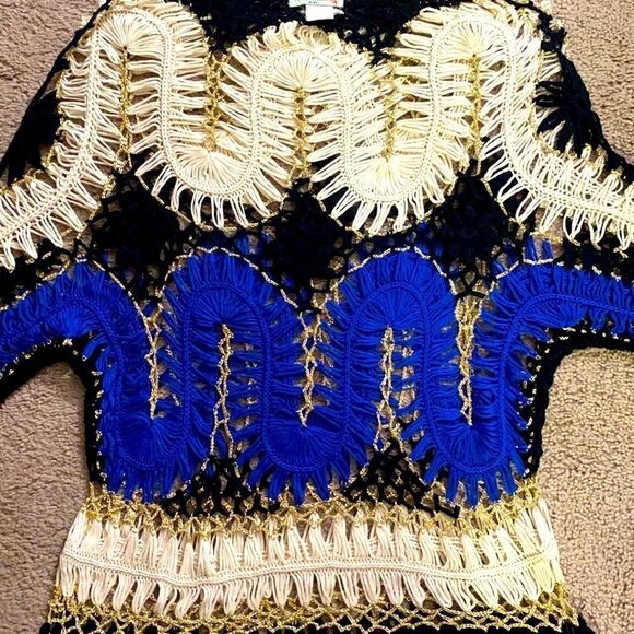 Gorgeous sweater  - Picture 2 of 4